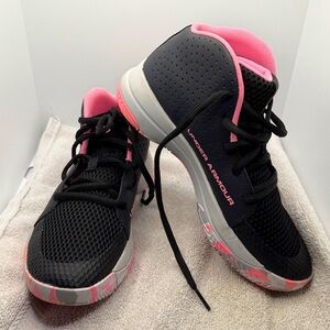 4.5Y Under Armour Unisex-Child Jet 2019 Basketball Shoe